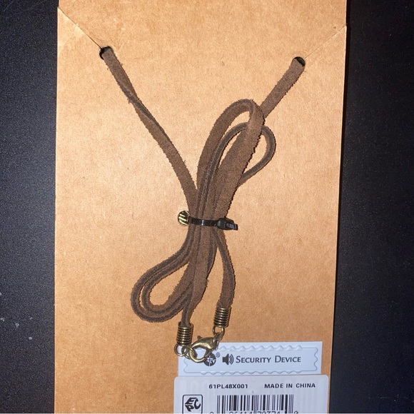 Rogue Accessories feather leather cord necklace - Picture 3 of 4